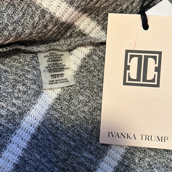 NWT Ivanka Trump Top - Picture 4 of 4